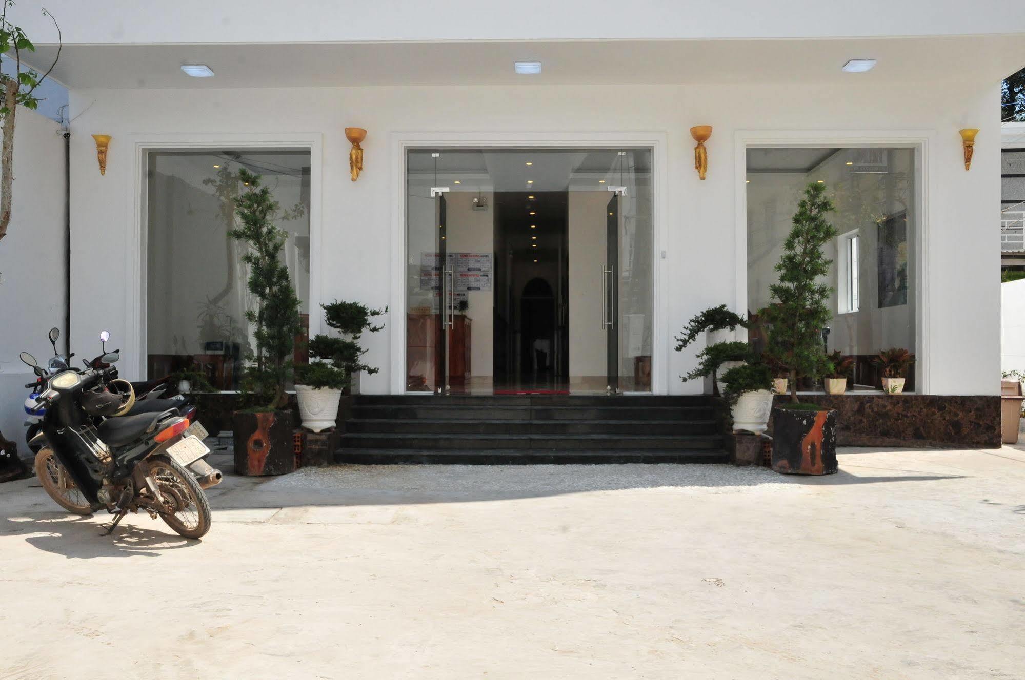 Tung Huong Hotel دونغ دونغ المظهر الخارجي الصورة